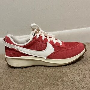 EUC Women’s Nike Waffle Debut Sneaker.